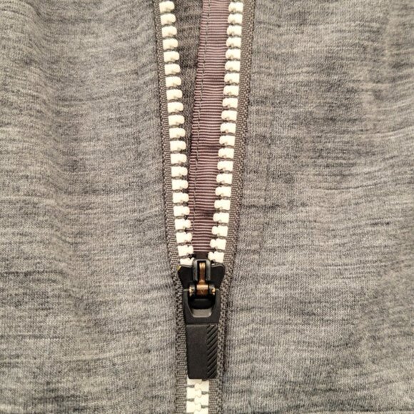 Icebreaker Women’s Mid-Layer Hooded Full Zip Vest Size Large Gray Merino Wool - Picture 5 of 10
